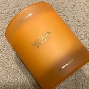 Zara candle Leather Jardin